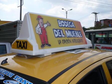taxi rooftop publicidad en taxis