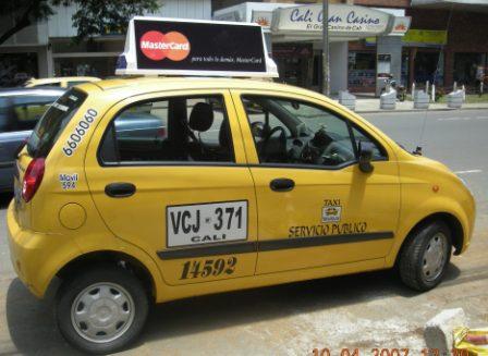 Portadores de Publicidad en taxis